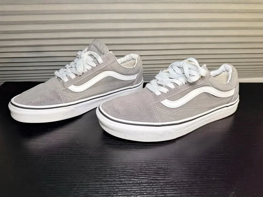 Vans Old Skool Gray White Suede Canvas Sneakers Men’s 8.5 Women’s 10 skate shoes